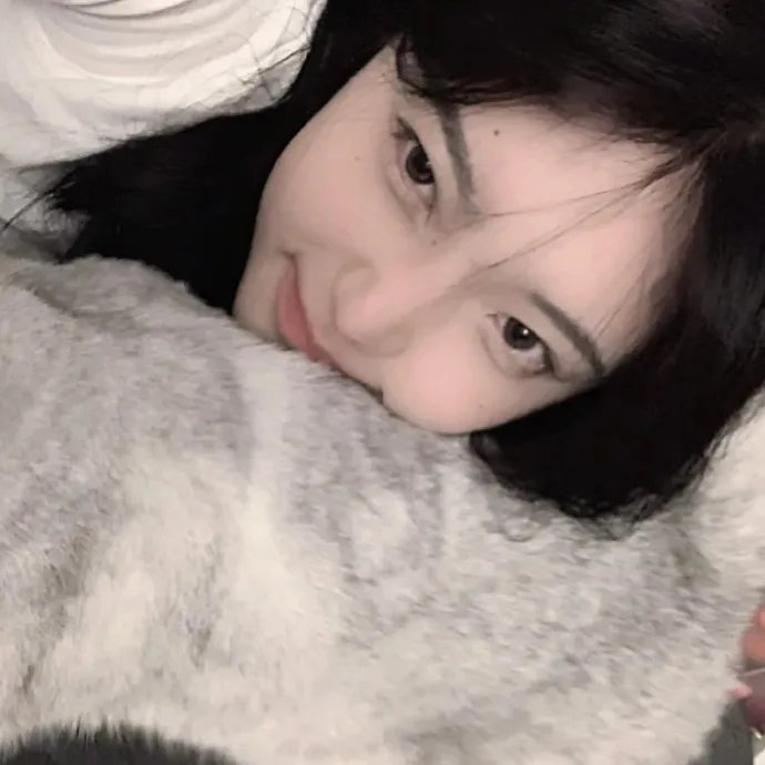 绯红色的窗帘